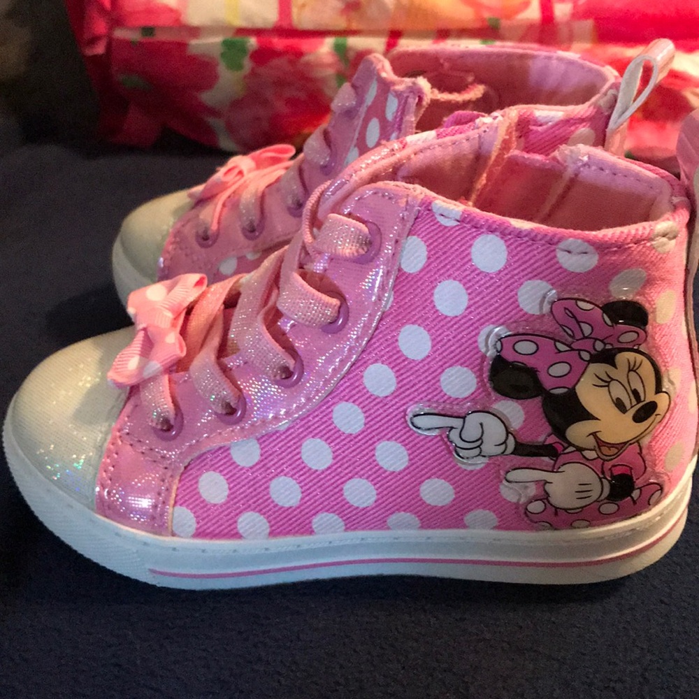 Toddler Girls Size 9 Minnie High tops BNWT